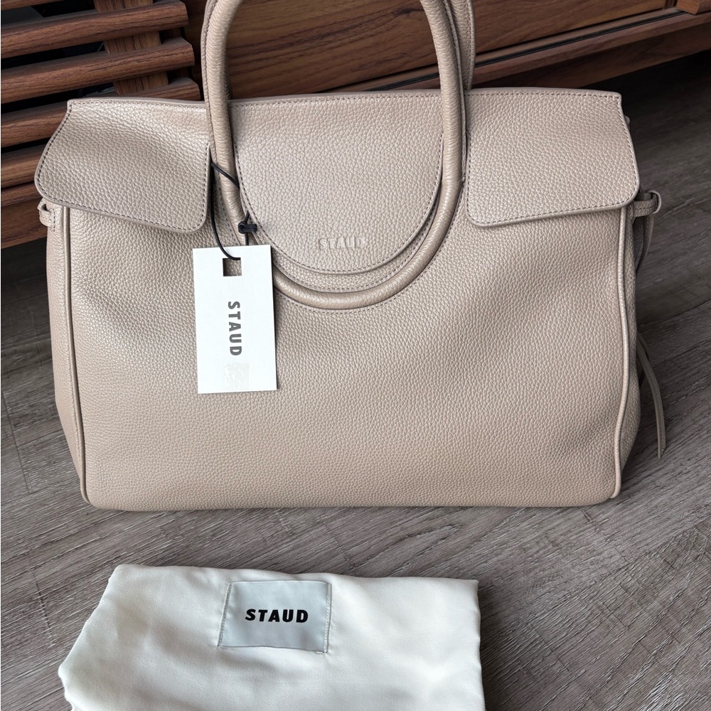 STAUD Maude Leather Carryall in Dune